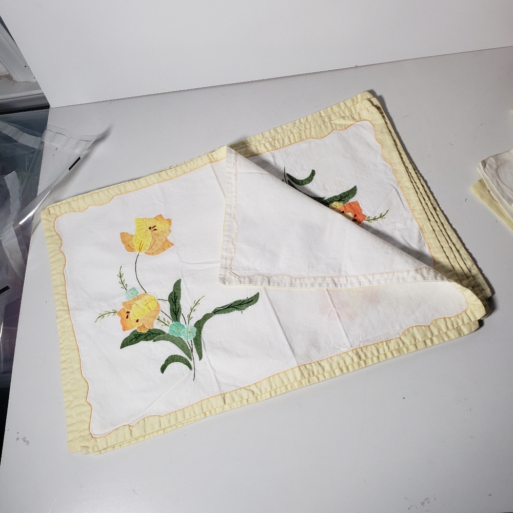 Vintage Applique Enbroidered Set Six Place Matts Floral Cottage Boho Farm Parie
